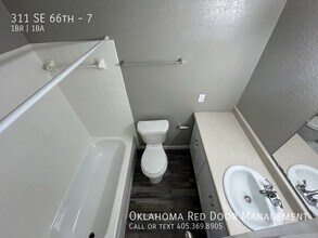 311 SE 66th St, Unit 7 in Oklahoma City, OK - Foto de edificio - Building Photo