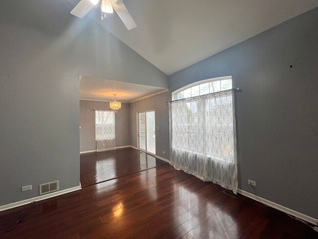 13260 W Heiden Cir in Lake Bluff, IL - Foto de edificio - Building Photo