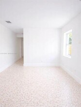 34 SE 1st Ave in Dania Beach, FL - Building Photo - Building Photo