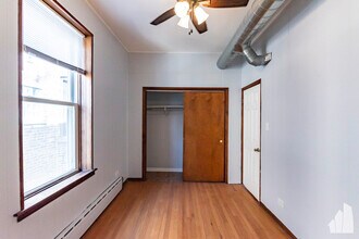 2638 N Mozart St in Chicago, IL - Foto de edificio - Building Photo