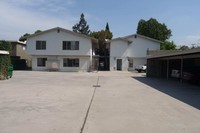 13520 Victory Blvd in Van Nuys, CA - Building Photo - Building Photo