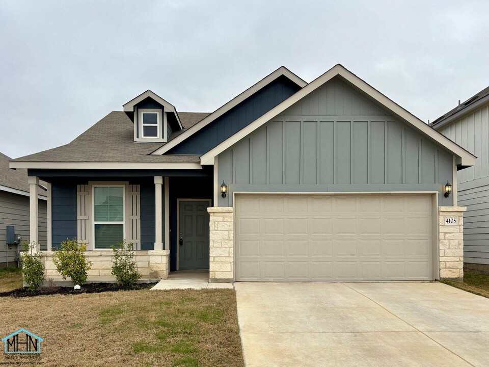 4105 Paddock Trl in Seguin, TX - Building Photo