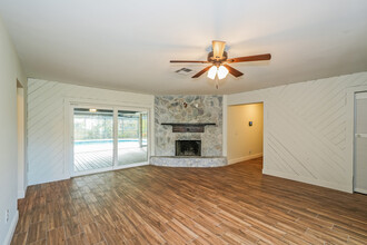 17805 Sunrise Dr in Lutz, FL - Building Photo - Building Photo