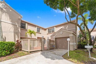 11009 Mainsail Dr in Hollywood, FL - Building Photo