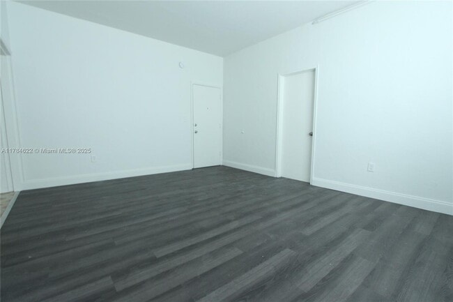 1115 Euclid Ave in Miami Beach, FL - Building Photo - Building Photo