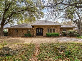 9922 Hickory Crossing in Dallas, TX - Building Photo