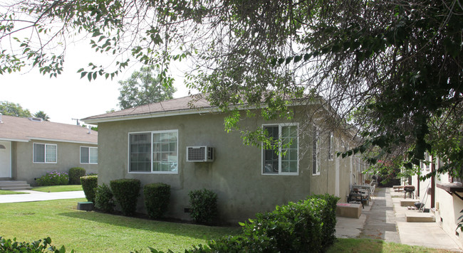 1024 Justin Ave in Glendale, CA - Building Photo - Building Photo