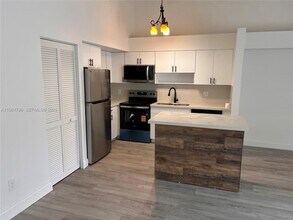 7450 NW 34th St in Lauderhill, FL - Building Photo - Building Photo