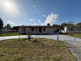 1011 Avenue F in West Palm Beach, FL - Building Photo