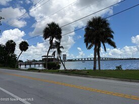 55 Riverside Dr in Cocoa, FL - Building Photo