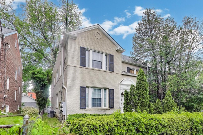 3912 Yuma St NW, Unit #4 in Washington, DC - Building Photo - Building Photo