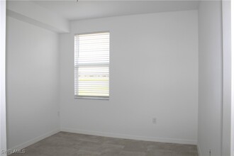 5661 Melbourne Ct in Ave Maria, FL - Foto de edificio - Building Photo