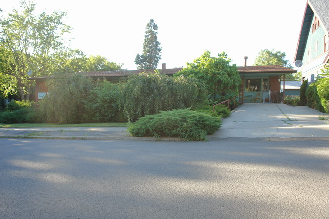 1320 W 8th Ave in Spokane, WA - Foto de edificio - Building Photo