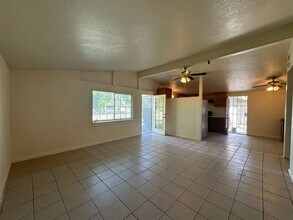 5817 43rd St in Sacramento, CA - Building Photo - Building Photo