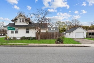 218 Islip Blvd in Islip Terrace, NY - Building Photo - Building Photo
