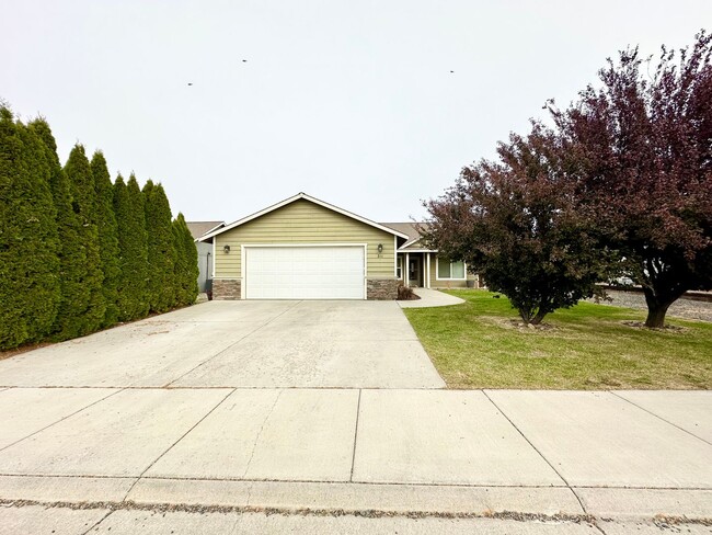 property at 311 E Kristen Ave