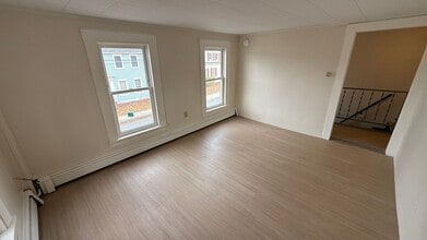 3-5 Durrell Street in Dover, NH - Building Photo - Interior Photo