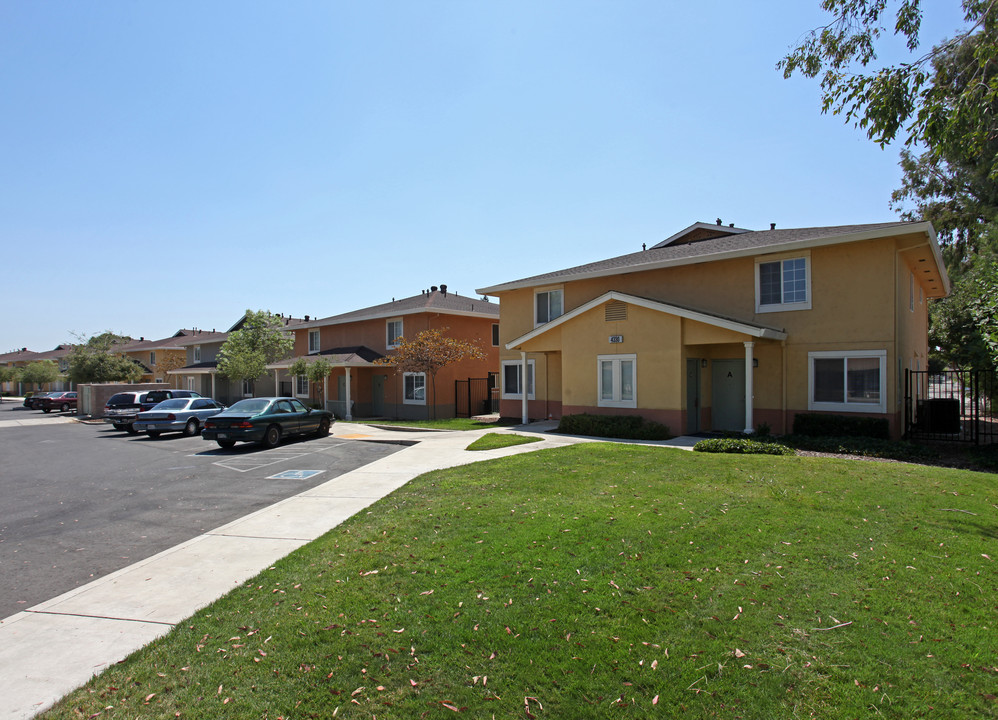 Phoenix Park Apartments in Sacramento, CA - Building Photo