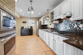 4920 Robin Hood Dr in New Orleans, LA - Building Photo - Building Photo