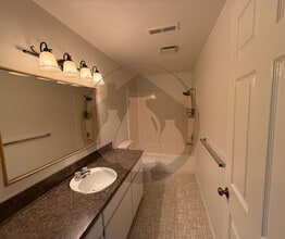 1560 Fircrest Ct SE-Unit -1560 in Salem, OR - Building Photo - Building Photo