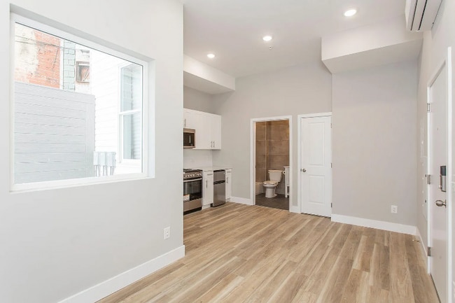 2207 N Broad St in Philadelphia, PA - Building Photo - Building Photo
