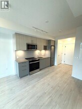 500 Plains Rd E in Burlington, ON - Building Photo - Building Photo