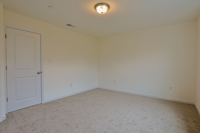 183 Holstein Dr in Hanover, PA - Building Photo - Building Photo