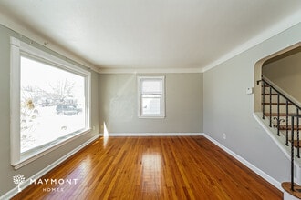 1557 Woodrow Ave, Unit 1CD in Mayfield Heights, OH - Foto de edificio - Building Photo