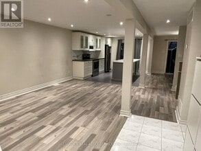 45 Raleigh Crescent in Markham, ON - Building Photo - Building Photo