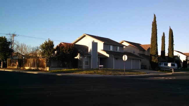 property at 657 Kirkwood Ct