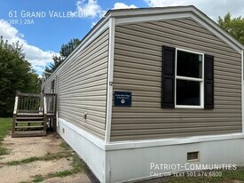 61 Grand Valley Dr in Springfield, IL - Building Photo