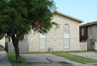 1240 Lake Ave in Metairie, LA - Building Photo - Building Photo