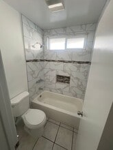 3373 Broadway Ave in Huntington Park, CA - Foto de edificio - Building Photo