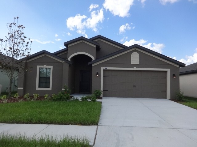 631 Chatham Walk Dr in Ruskin, FL - Building Photo