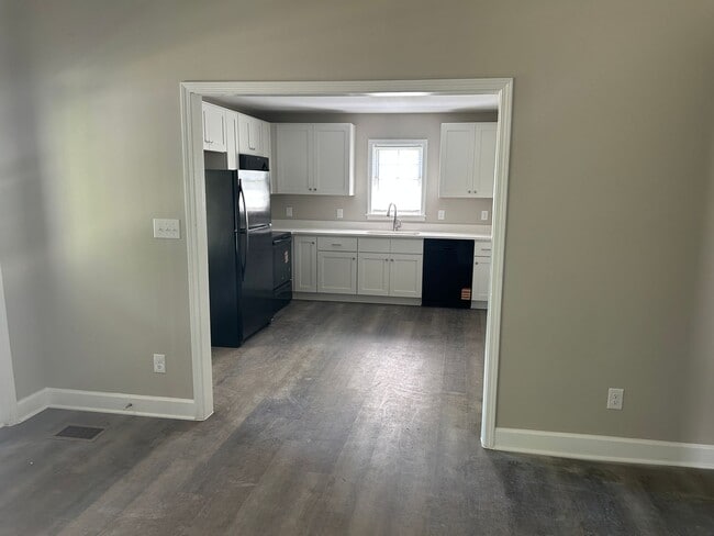 627 W Northwest Blvd in Winston-Salem, NC - Building Photo - Building Photo