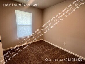 11805 Loren Brook Ln in Yukon, OK - Building Photo - Building Photo