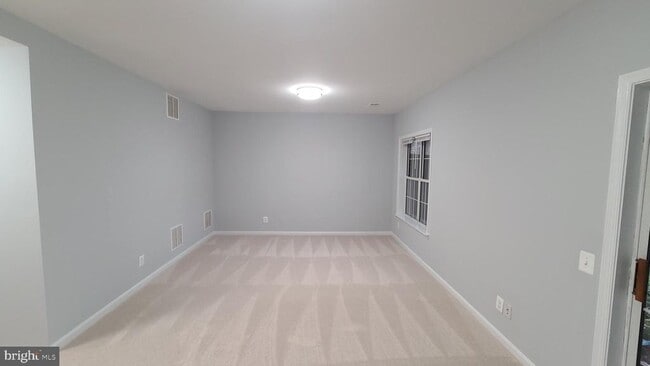 property at 47682 Sandbank Square