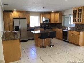 1961 SW 33rd Ave in Miami, FL - Building Photo - Building Photo