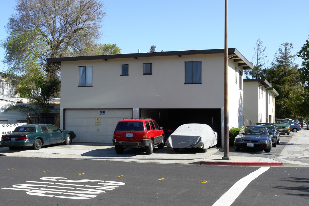 407 Chestnut St in Redwood City, CA - Building Photo