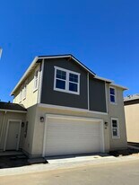 324 Cattail Cir in Gardnerville, NV - Building Photo