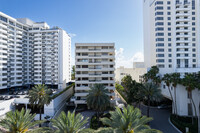 The Georgian Condominium in Miami Beach, FL - Building Photo - Building Photo