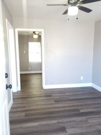 7004 Capitol St photo'