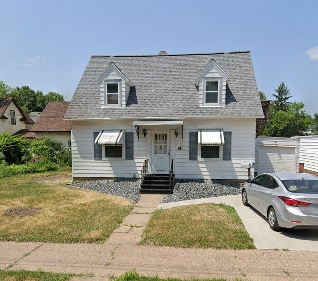 412 Putnam Dr in Eau Claire, WI - Building Photo - Building Photo