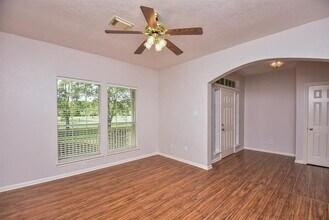 2811 County Rd 64 in Rosharon, TX - Building Photo - Building Photo