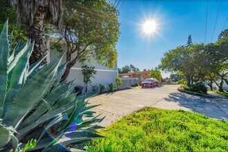 Mellmanor Townhouse in La Mesa, CA - Foto de edificio - Building Photo