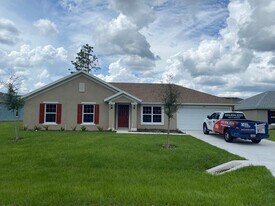 8180 N Wakefield Dr in Dunnellon, FL - Building Photo
