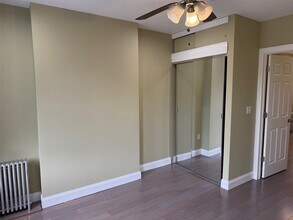 19-12 Grove St in Queens, NY - Building Photo - Building Photo