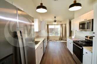 4311 W Sungate Pl in Tucson, AZ - Foto de edificio - Building Photo