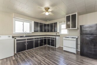 302 E Dunham Ave in Des Moines, IA - Building Photo - Building Photo