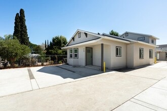 909-909 S Spruce St in Escondido, CA - Building Photo - Building Photo